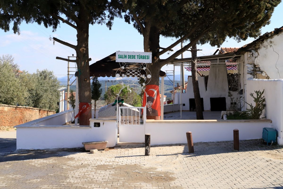 Saruhanlı Belediyesi, ilçe genelinde tarihi ve manevi değerlere yönelik çalışmalarını sürdürüyor. - Fotoğraf 2